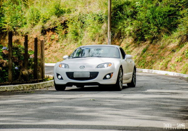 … até os mais modernos Mazda Miata. Foto: Tadeu Sales. - Alfa Romeo Clube do Brasil