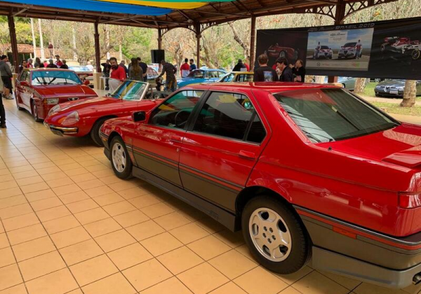 Dentre os muitos modelos e carros que mereciam um troféu, a 75 Turbo Evoluzione, a Spider 1750 “Duetto” (osso di seppia) e a 164 S estão entre as premiadas. - Alfa Romeo Clube do Brasil