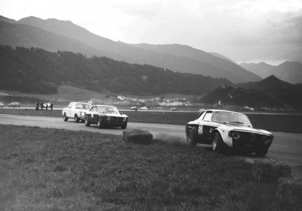 1966 – Innsbruck – Austria – última vitória de Rindt com a GTA da Autodelta. Da temporada de 67 em diante Rindt se dedicaria exclusivamente aos monopostos de F-1 e F-2 e aos Esporte -Protótipos. Sua passagem pela Autodelta foi breve mas memorável. - Alfa Romeo Clube do Brasil