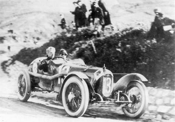 Sivocci à bordo do RL TF 1923. Imagem: Pinterest - Alfa Romeo Clube do Brasil