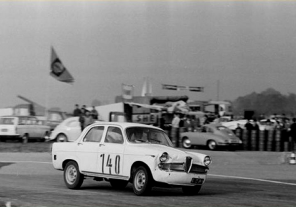 Com a Giulietta TI começou ligação de Rindt com a marca italiana. - Alfa Romeo Clube do Brasil